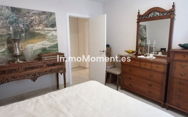 Resale - Apartment - Estepona - Atalaya
