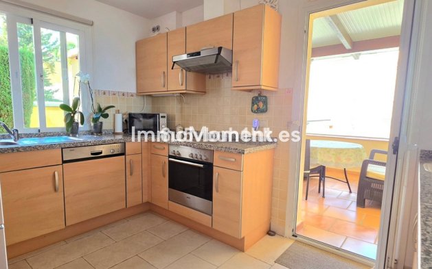 Resale - Apartment - Benahavís - Benahavís Centro