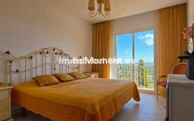 Resale - Apartment - Benahavís - Benahavís Centro