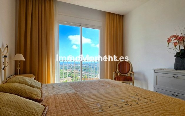 Resale - Apartment - Benahavís - Benahavís Centro