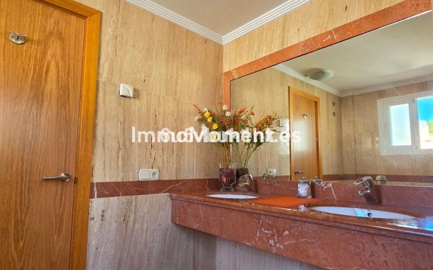 Resale - Apartment - Benahavís - Benahavís Centro