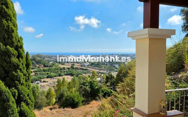 Resale - Apartment - Benahavís - Benahavís Centro