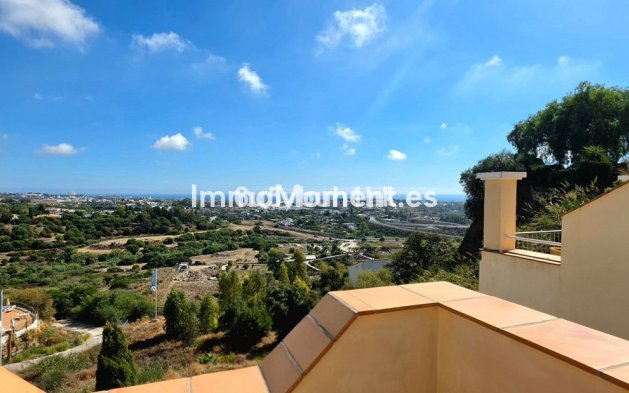 Resale - Apartment - Benahavís - Benahavís Centro