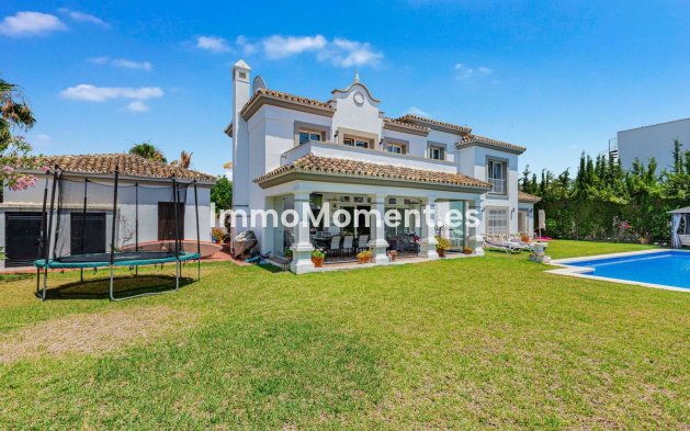 Wiederverkauf - Freistehende Villa - Estepona  - Costalita