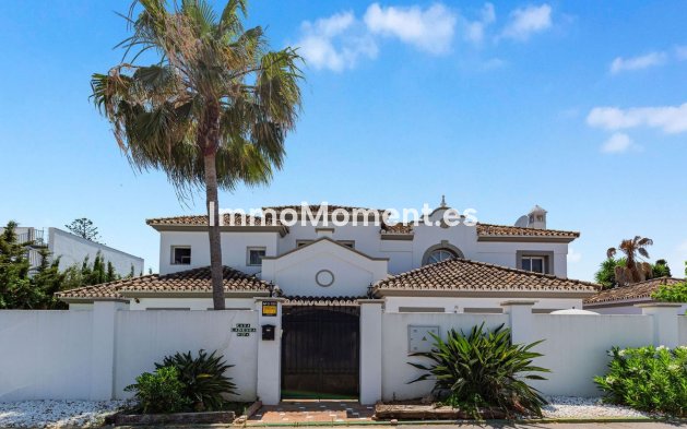 Wiederverkauf - Freistehende Villa - Estepona  - Costalita