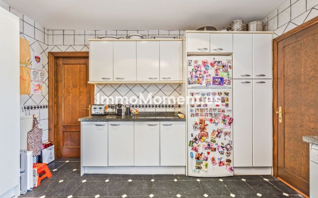 Wiederverkauf - Freistehende Villa - Estepona  - Costalita