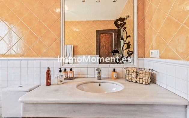 Wiederverkauf - Freistehende Villa - Estepona  - Costalita