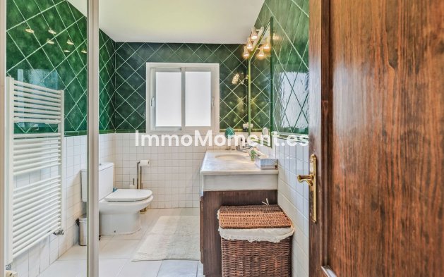 Wiederverkauf - Freistehende Villa - Estepona  - Costalita