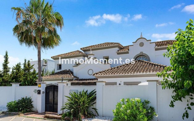 Wiederverkauf - Freistehende Villa - Estepona  - Costalita