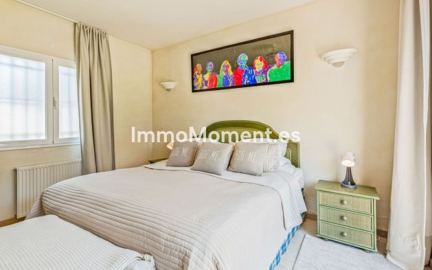 Wiederverkauf - Freistehende Villa - Estepona  - Costalita