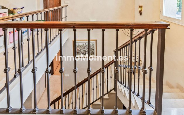 Wiederverkauf - Freistehende Villa - Estepona  - Costalita
