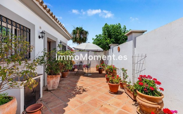Wiederverkauf - Freistehende Villa - Estepona  - Costalita