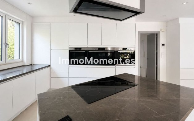 Resale - Detached villa - Sotogrande