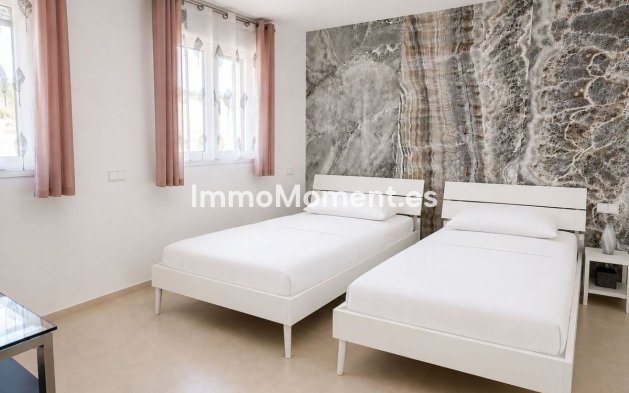 Resale - Detached villa - Sotogrande