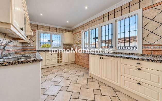 Resale - Detached villa - Manilva