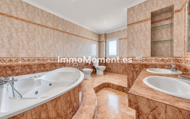 Resale - Detached villa - Manilva
