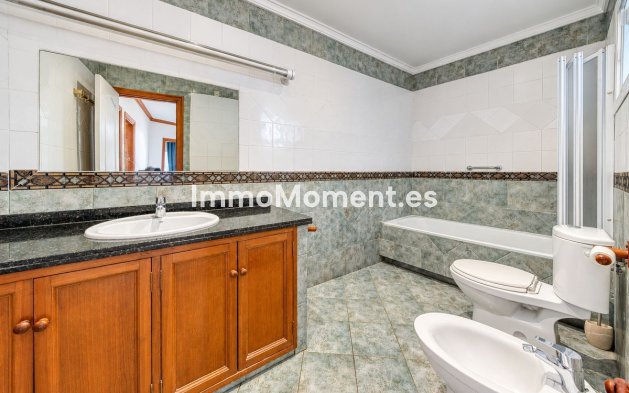 Resale - Detached villa - Manilva
