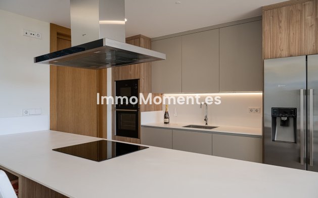 Resale - Apartment - Benahavís - Benahavís Centro