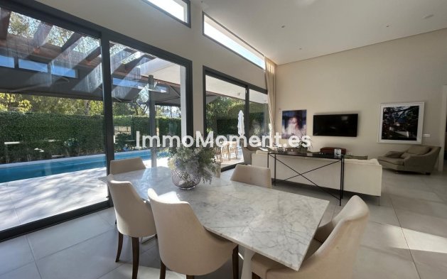 Resale - Detached villa - Estepona - Atalaya