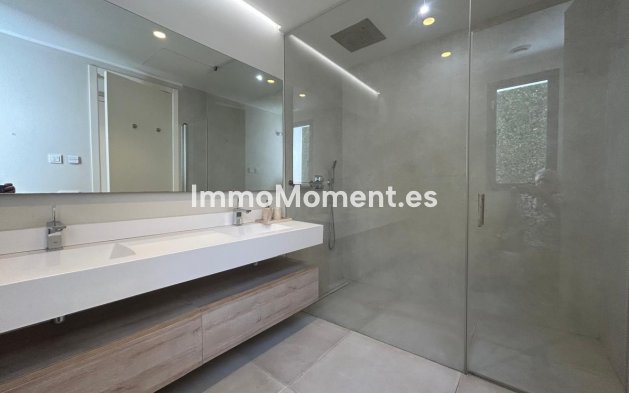 Resale - Detached villa - Estepona - Atalaya