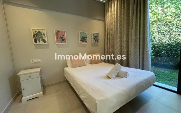 Resale - Detached villa - Estepona - Atalaya
