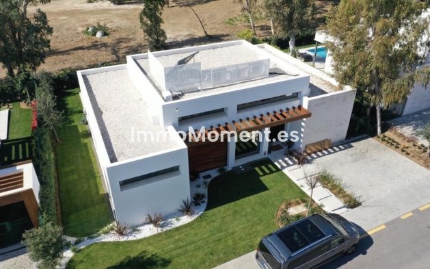 Resale - Detached villa - Estepona - Atalaya