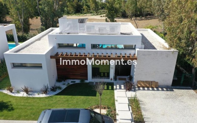 Resale - Detached villa - Estepona - Atalaya