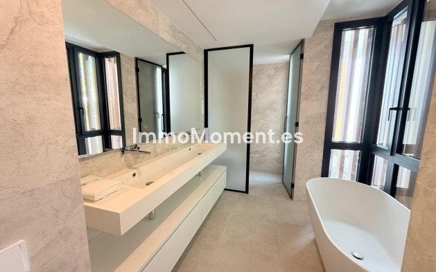 Resale - Detached villa - Puerto Banús