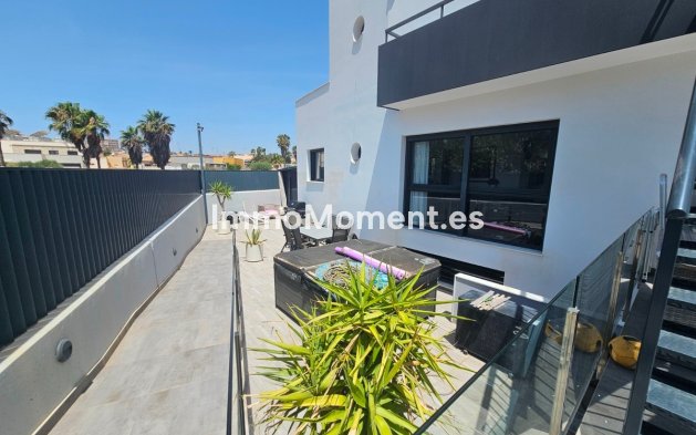Wiederverkauf - Freistehende Villa - Torrevieja - Torrevieja Centro