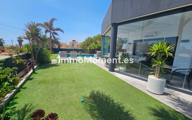 Wiederverkauf - Freistehende Villa - Torrevieja - Torrevieja Centro