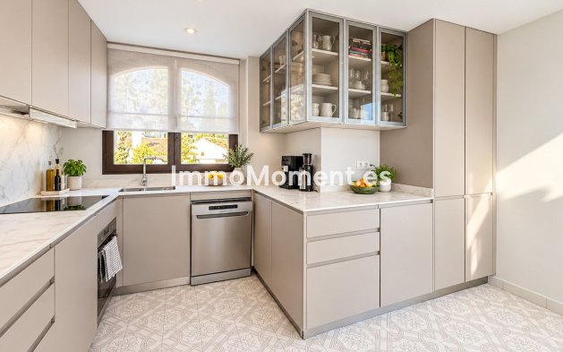 Resale - Apartment - Benahavís - Los Arqueros