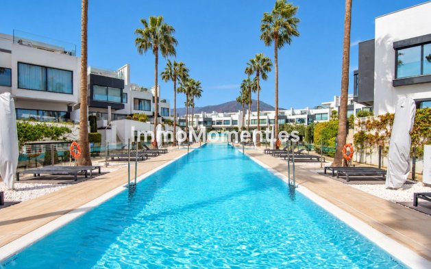 Resale - Detached villa - Estepona - Estepona Centro