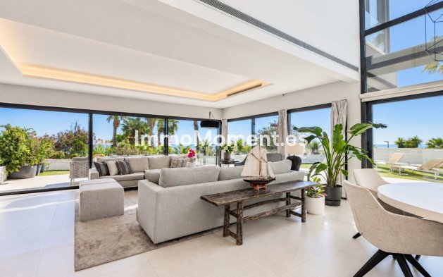 Resale - Detached villa - Estepona - Estepona Centro