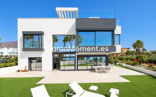 Resale - Detached villa - Estepona - Estepona Centro