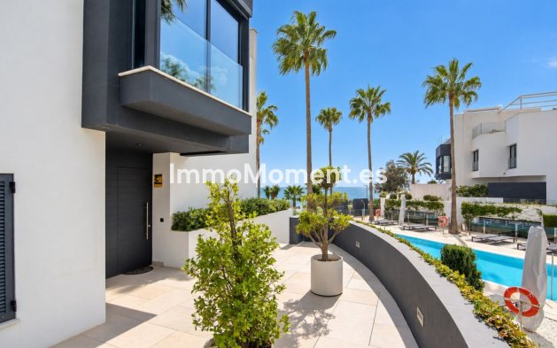 Resale - Detached villa - Estepona - Estepona Centro