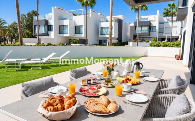 Resale - Detached villa - Estepona - Estepona Centro