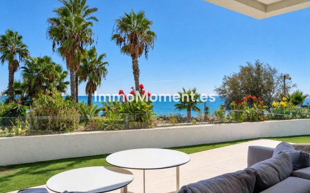 Resale - Detached villa - Estepona - Estepona Centro