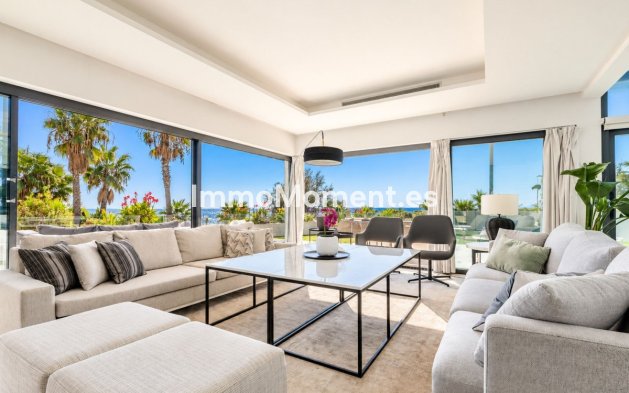 Resale - Detached villa - Estepona - Estepona Centro