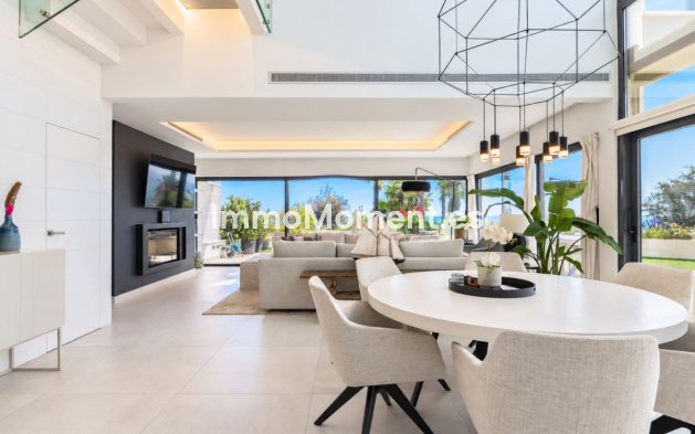 Resale - Detached villa - Estepona - Estepona Centro