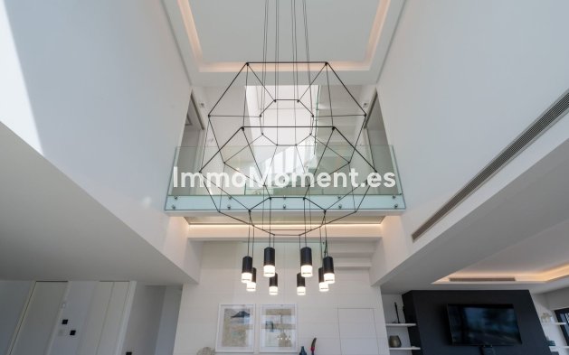 Resale - Detached villa - Estepona - Estepona Centro