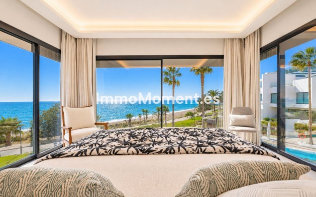 Resale - Detached villa - Estepona - Estepona Centro