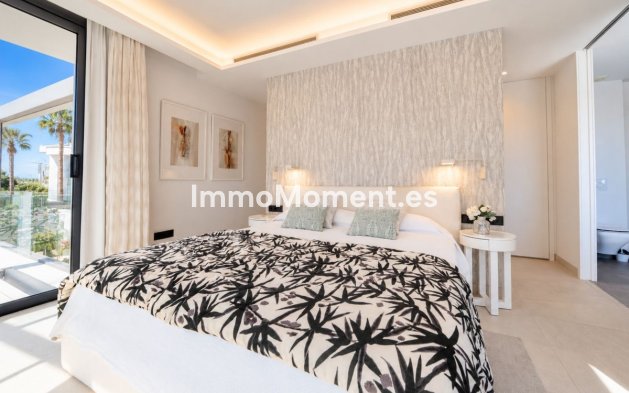 Resale - Detached villa - Estepona - Estepona Centro