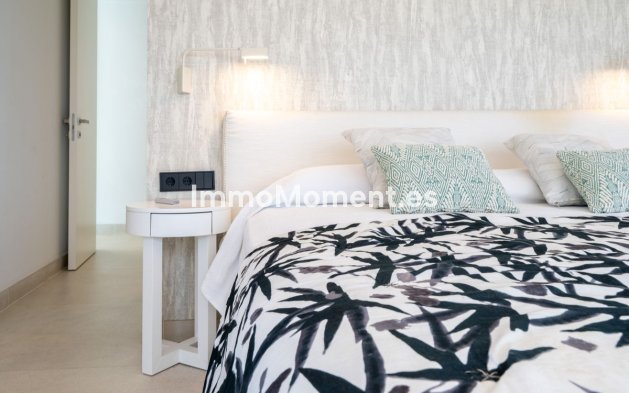 Resale - Detached villa - Estepona - Estepona Centro