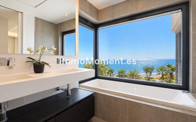 Resale - Detached villa - Estepona - Estepona Centro