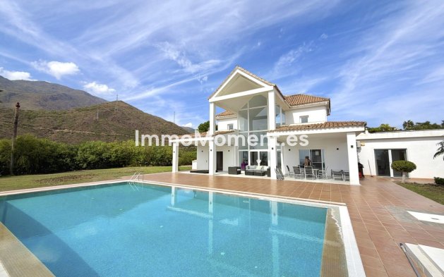 Wiederverkauf - Freistehende Villa - Estepona  - Estepona Centro
