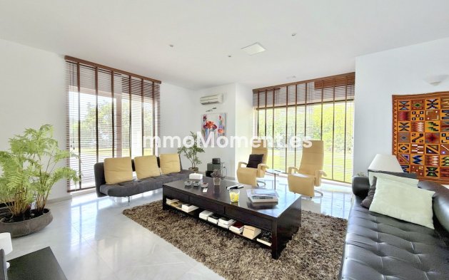 Wiederverkauf - Freistehende Villa - Estepona  - Estepona Centro