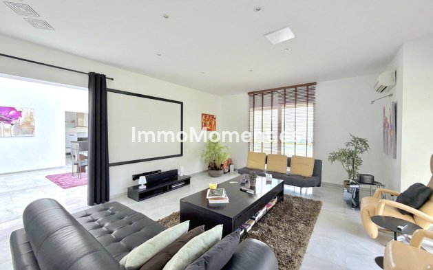 Wiederverkauf - Freistehende Villa - Estepona  - Estepona Centro