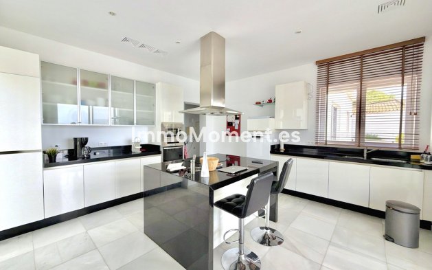 Wiederverkauf - Freistehende Villa - Estepona  - Estepona Centro