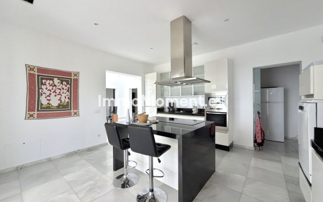 Wiederverkauf - Freistehende Villa - Estepona  - Estepona Centro
