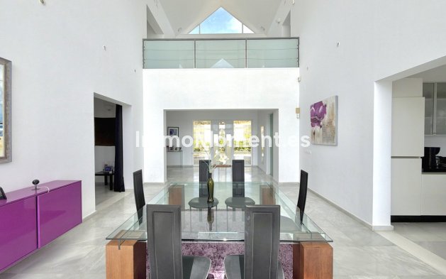 Wiederverkauf - Freistehende Villa - Estepona  - Estepona Centro